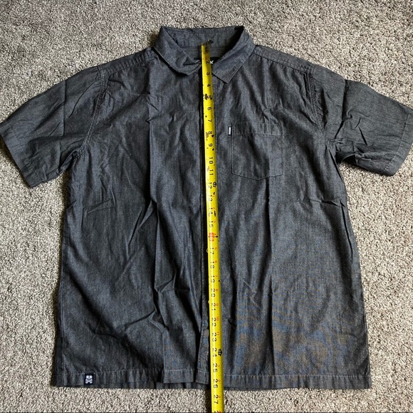 TKDK button down shirt size medium gray short sleeve collared solid pattern - Picture 8 of 11